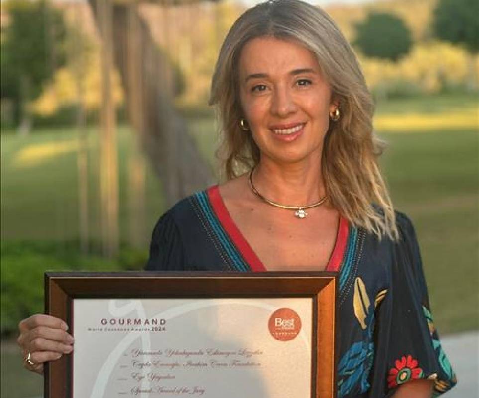 "Yarımada Yolculuğunda Eskimeyen Lezzetler" kitabı Portekiz'den ödülle döndü - ANADOLUAJANSI